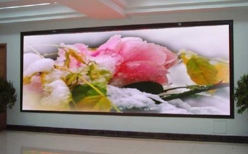 成都led顯示屏廠家：清洗led顯示屏需要用到哪些設備設施？